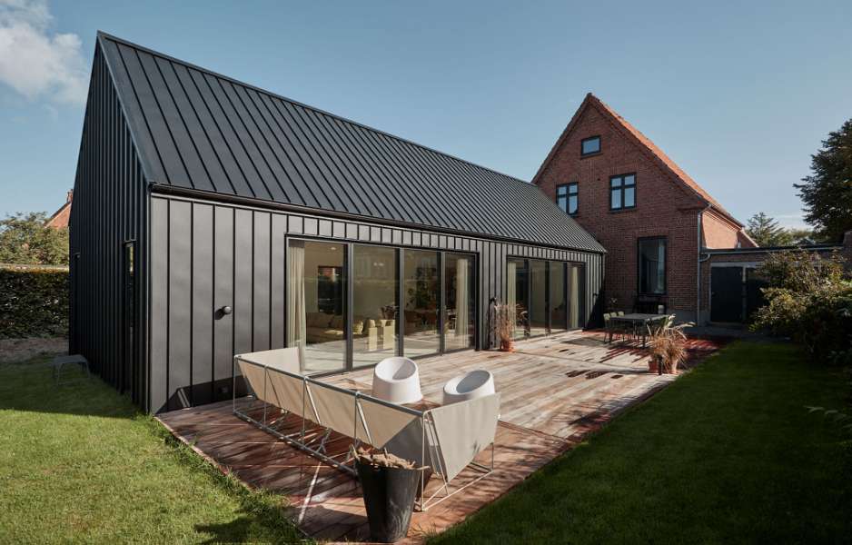 Steel profile solution for home in an excellent location, 