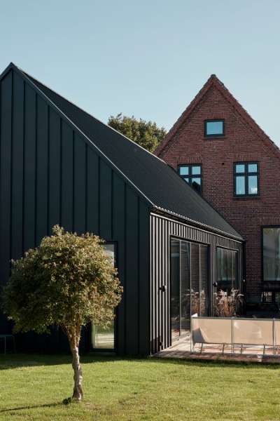 Steel profile solution for home in an excellent location, 