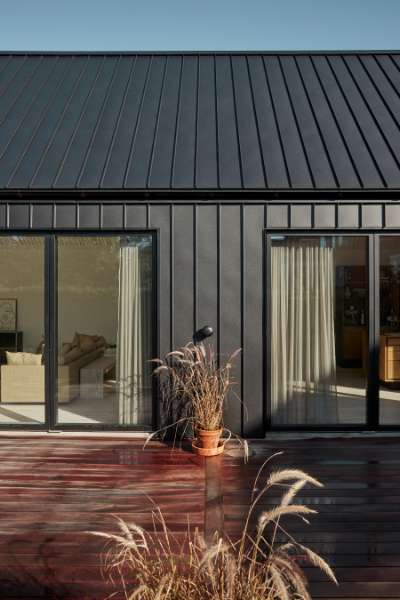 Steel profile solution for home in an excellent location, 