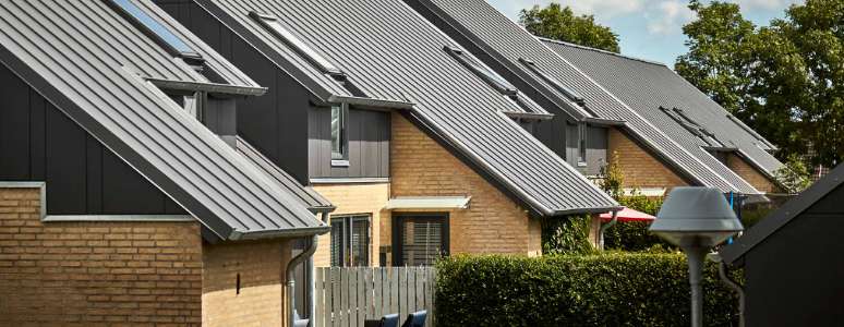 A Construction from the 90s Gets a Facelift