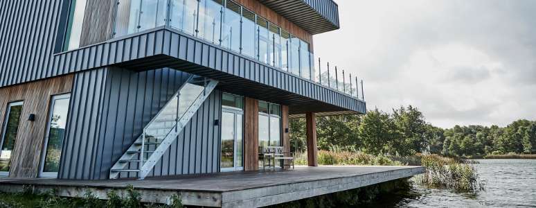 A Flagship Made of Steel and Wood